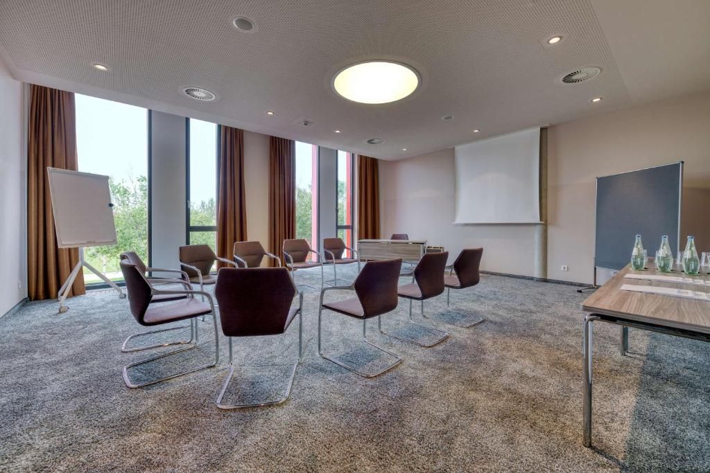 Hilton Garden Inn Stuttgart Neckarpark фото 27
