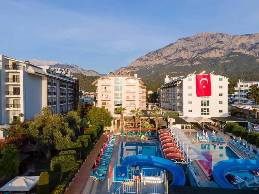 Lims Bona Dea Beach Hotel фото 0
