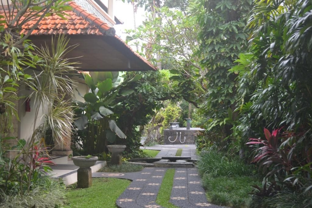 The Taman Ayu Hotel фото 21