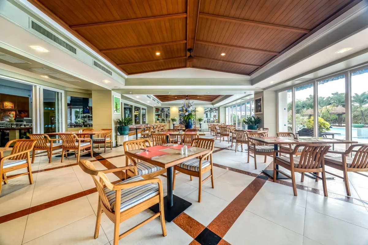 Andaman Beach Suites Hotel фото 10
