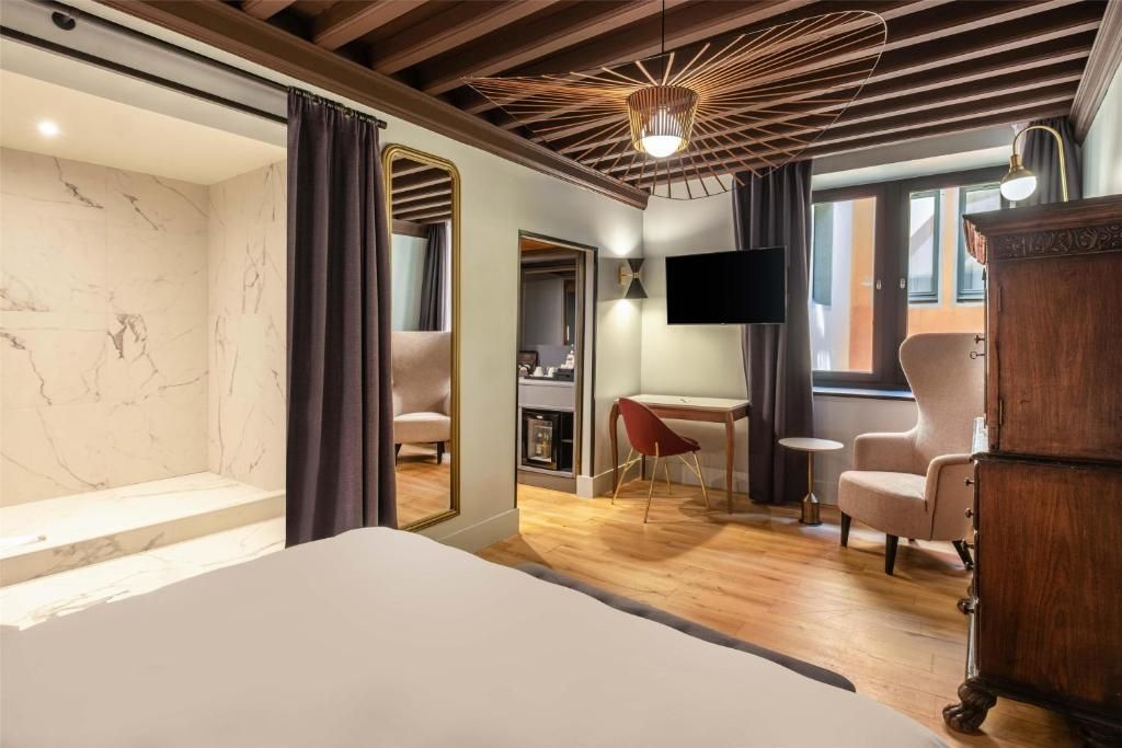 Hotel Cour Des Loges фото 41