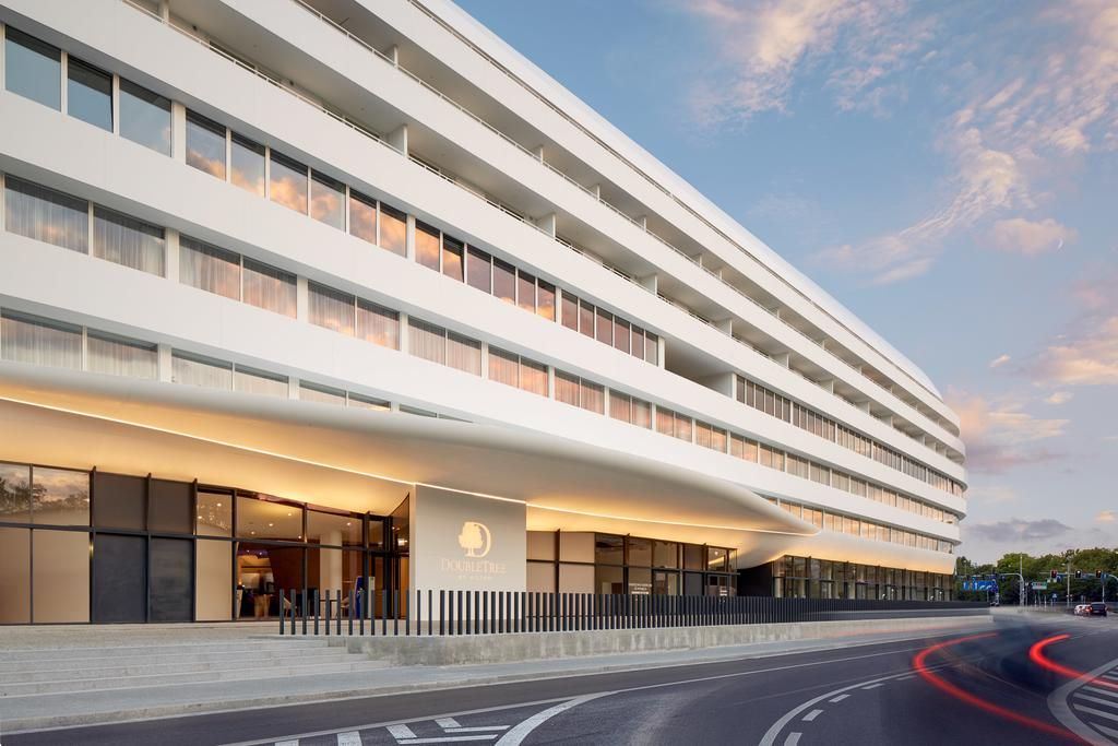 DoubleTree by Hilton Wroclaw фото 0