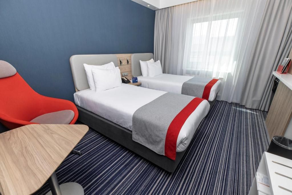 Holiday Inn Express Geneva Airport фото 13