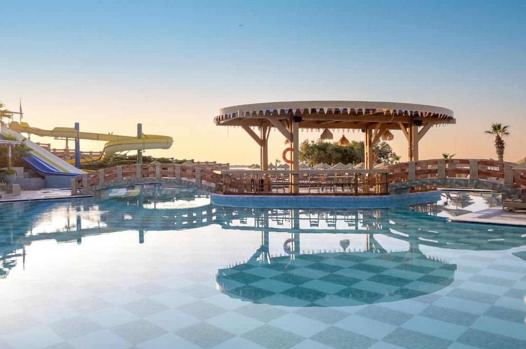 Eri Beach & Village Hotel фото 11