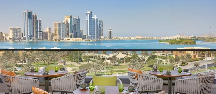 Фото отеля DoubleTree by Hilton Sharjah Waterfront Hotel & Residences