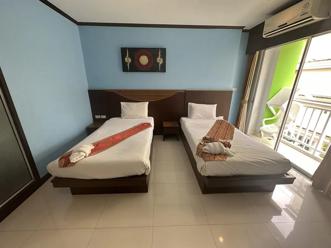 Issara Patong Beach фото 2