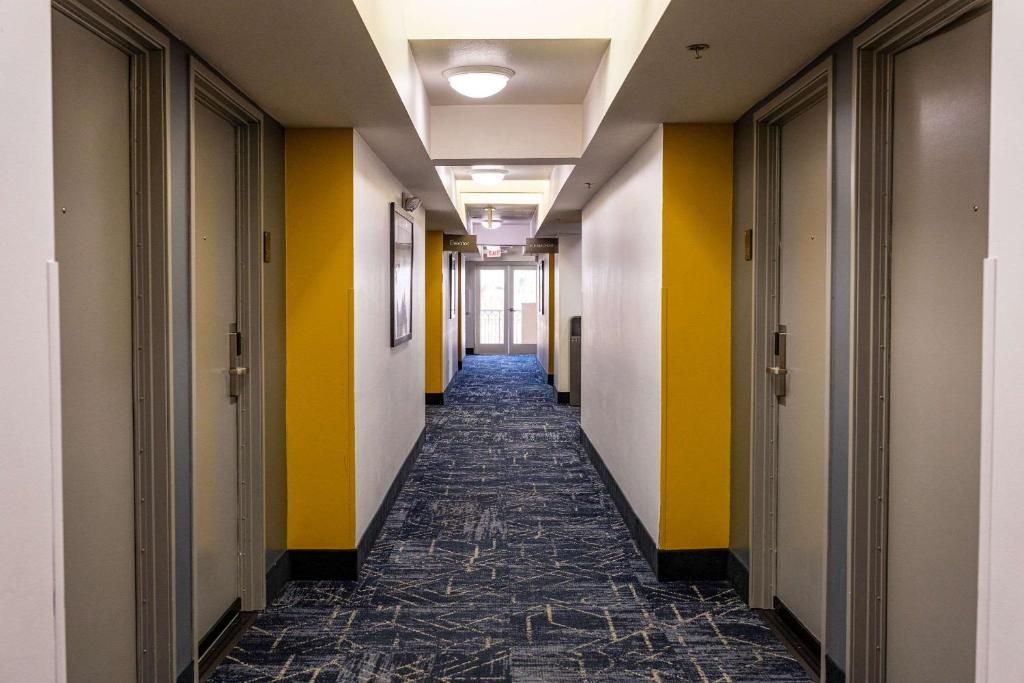 Comfort Inn & Suites Near Universal - North Hollywood – Burbank фото 8