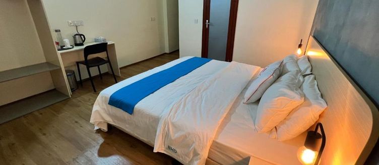 Фото отеля Beach House Dhiffushi