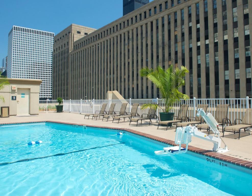 Holiday Inn Hotel & Suites Chicago - Downtown, an IHG Hotel фото 18