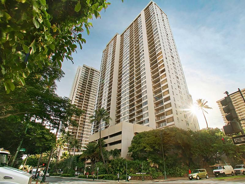 Aston at the Waikiki Banyan фото 2