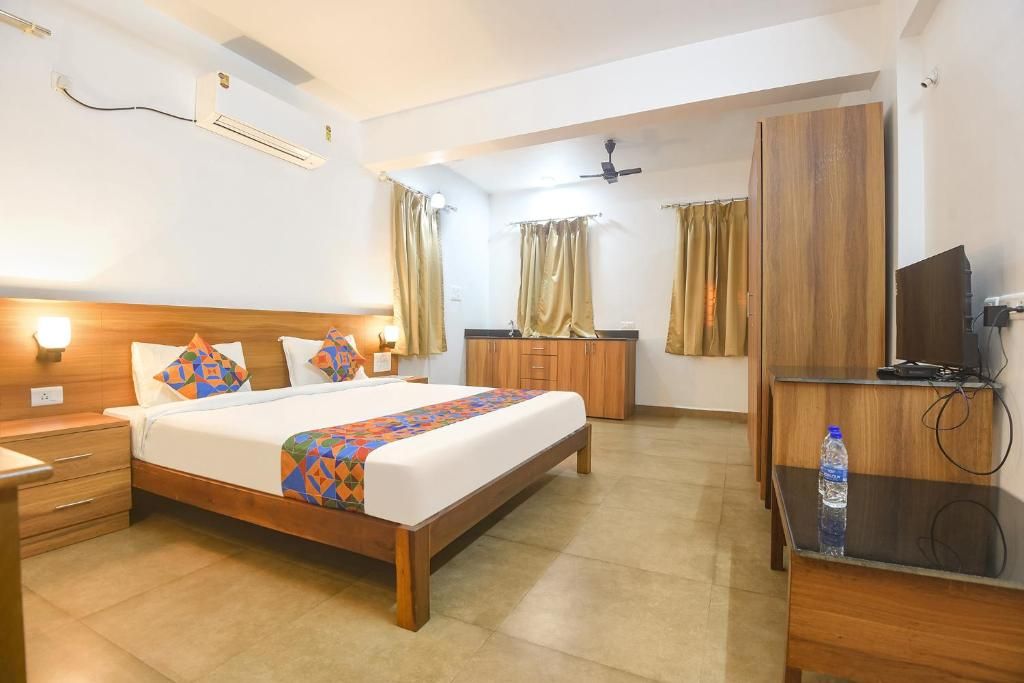 FabExpress Holiday Suites фото 1