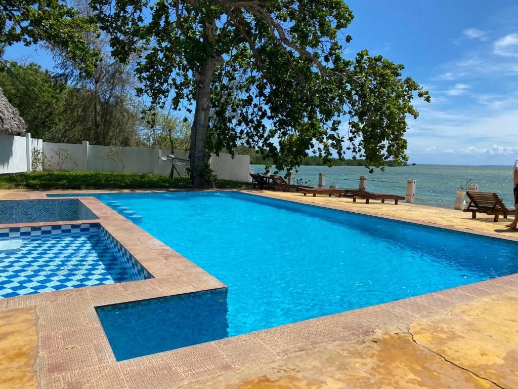 Menai Bay Beach Bungalows фото 23
