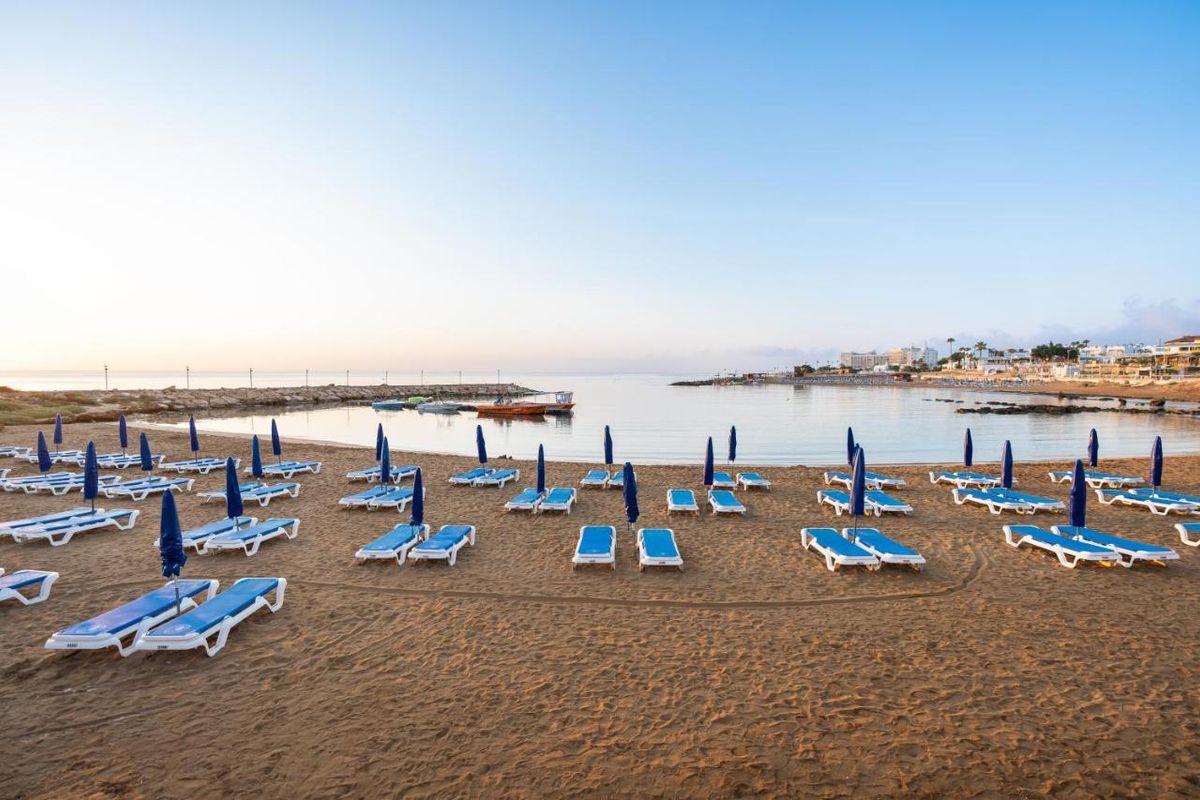 Golden Coast Beach Hotel фото 15