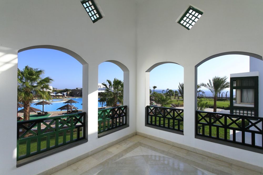 Coral Beach Resort Montazah фото 61