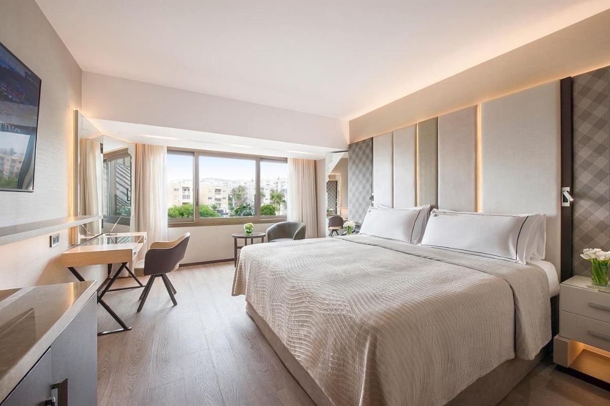 Four Seasons Hotel фото 2