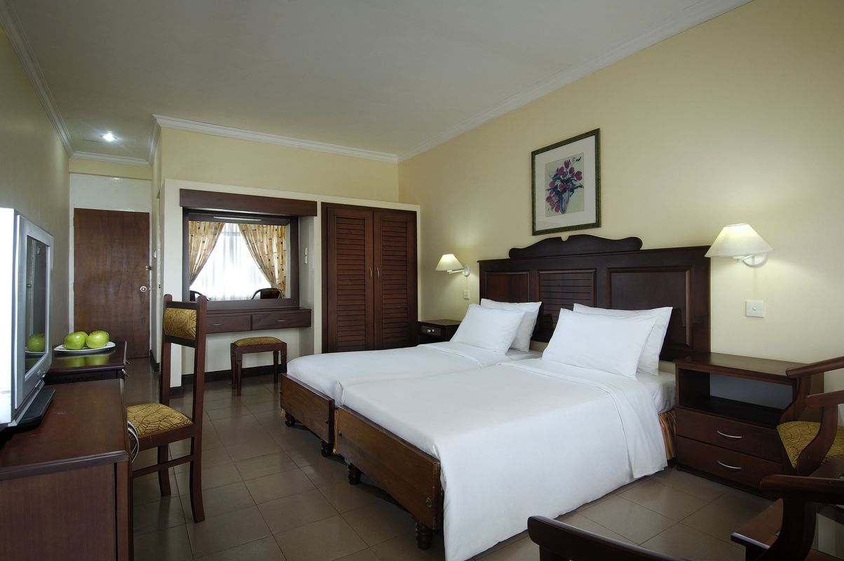 Berjaya Hotel Colombo фото 2
