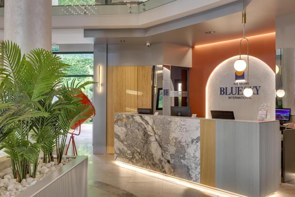 The Grand Blue Sky International Hotel фото 117