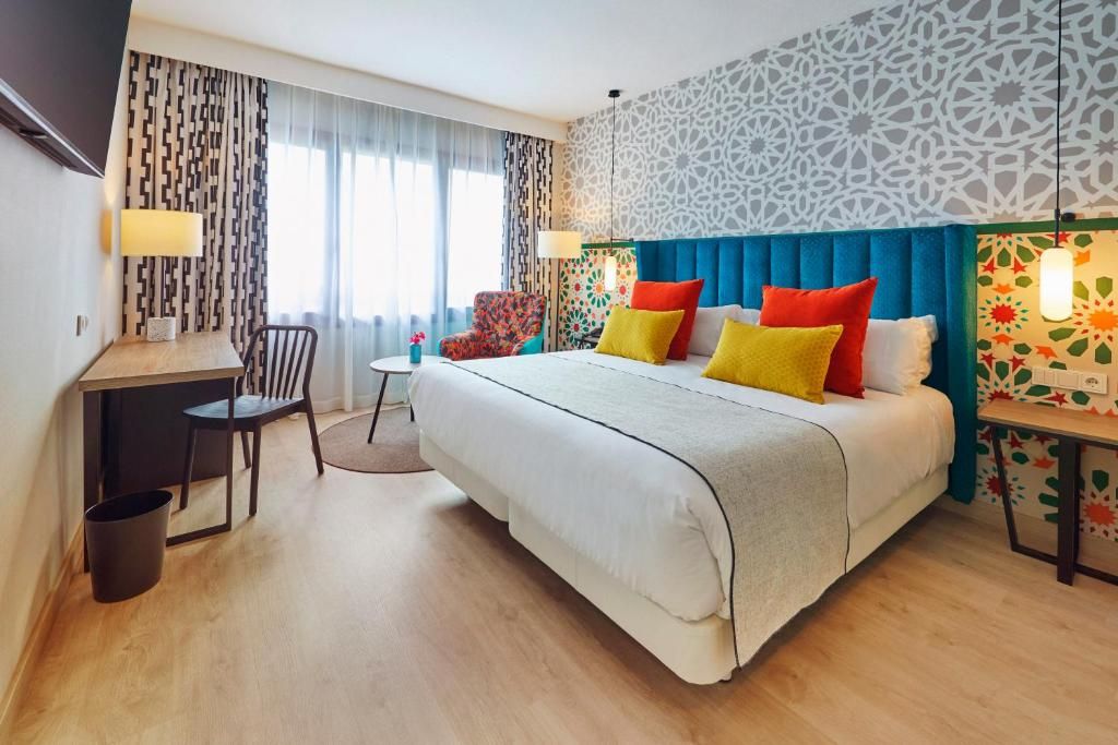 Hotel Hesperia Sevilla фото 48