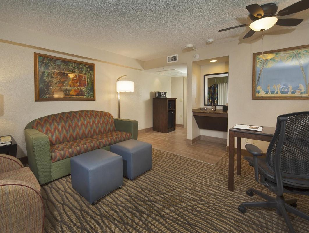 Embassy Suites by Hilton Miami International Airport фото 2