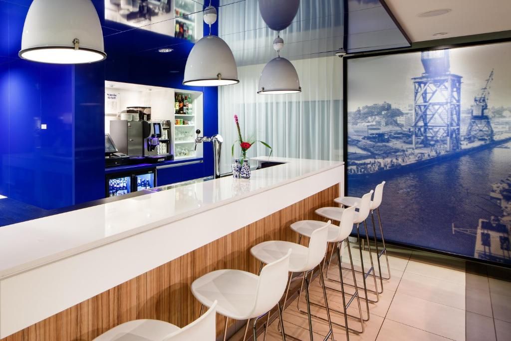 Holiday Inn Express Rotterdam - Central Station фото 19