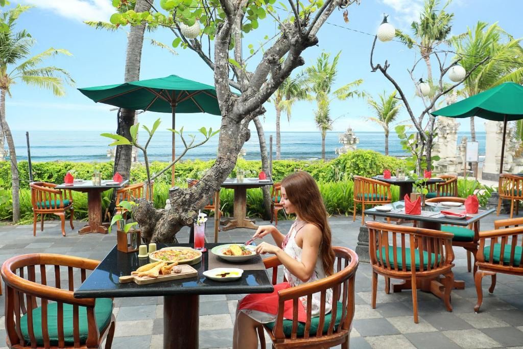 Legian Beach Hotel фото 54