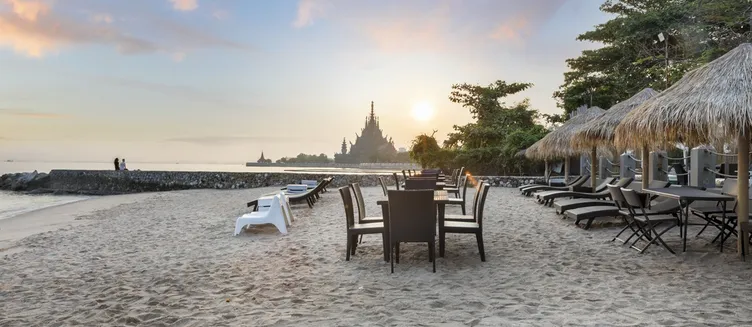 Фото отеля Golden Tulip Pattaya Beach Resort