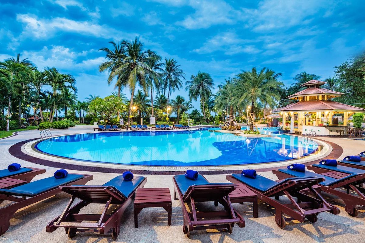 Cholchan Pattaya Beach Resort фото 13