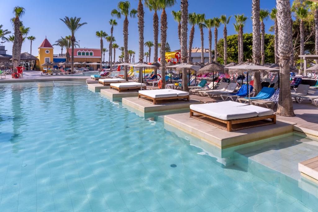 Mediterraneo Bay Hotel & Resort фото 7