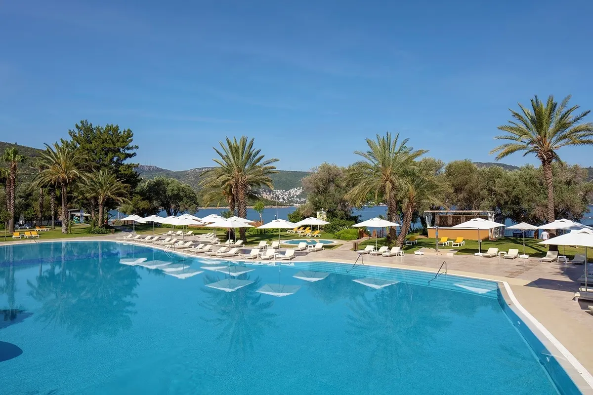 DoubleTree by Hilton Bodrum Isil Club Resort фото 8