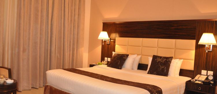 Фото отеля Fortune Royal Hotel