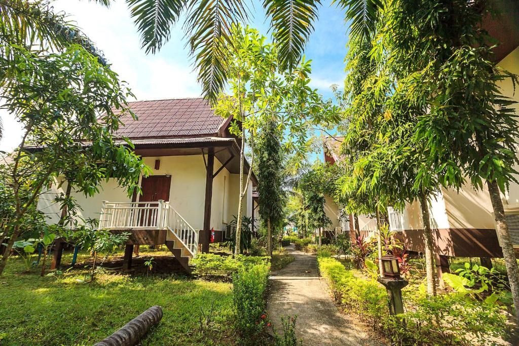 Lanta Klong Nin Beach Resort фото 42