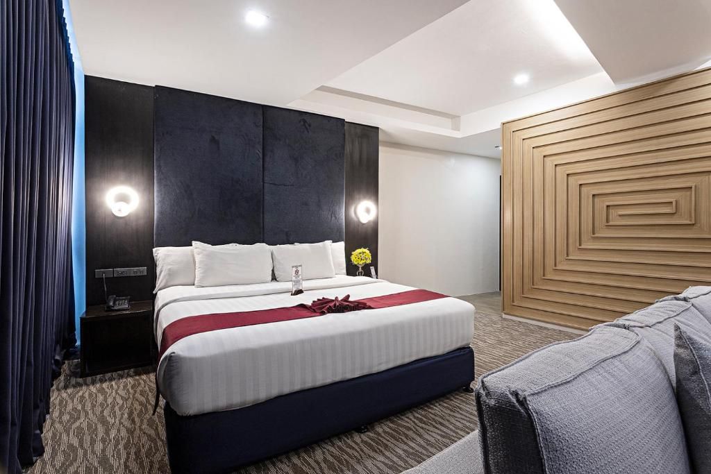 Sarrosa International Hotel and Residential Suites - Multiple Use Hotel фото 48