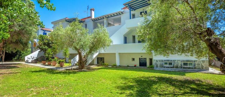 Фото отеля Xenios Faros Apartments