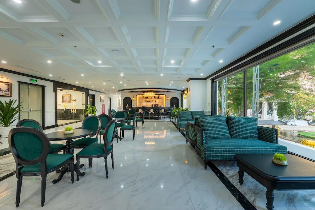 Grand Luxury Hotel фото 3