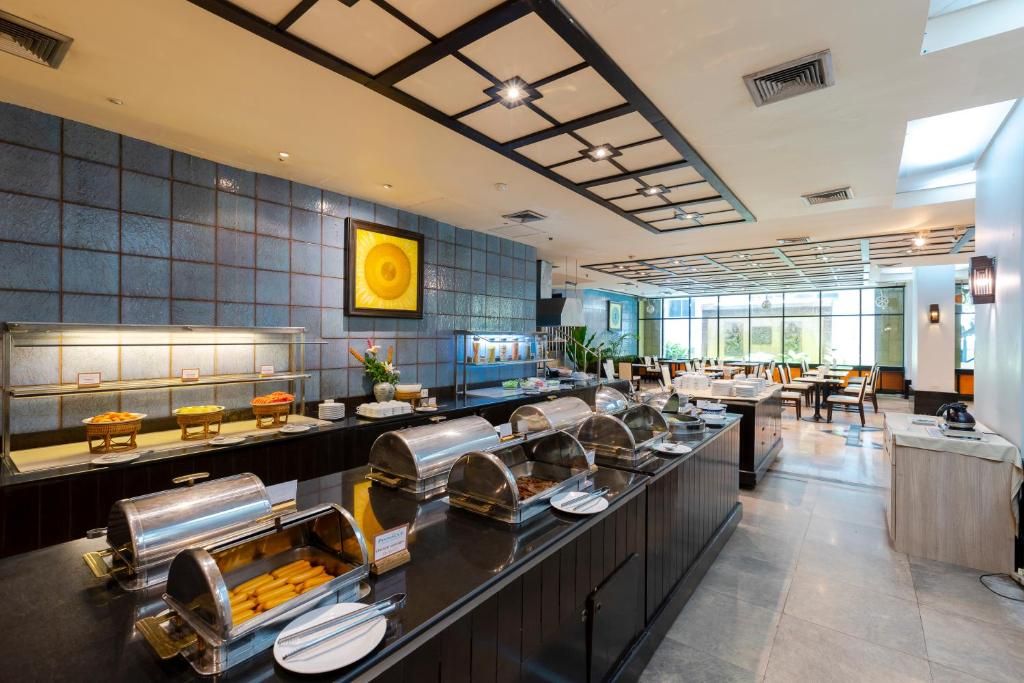 Pinnacle Lumpinee Park Hotel & Spa фото 49