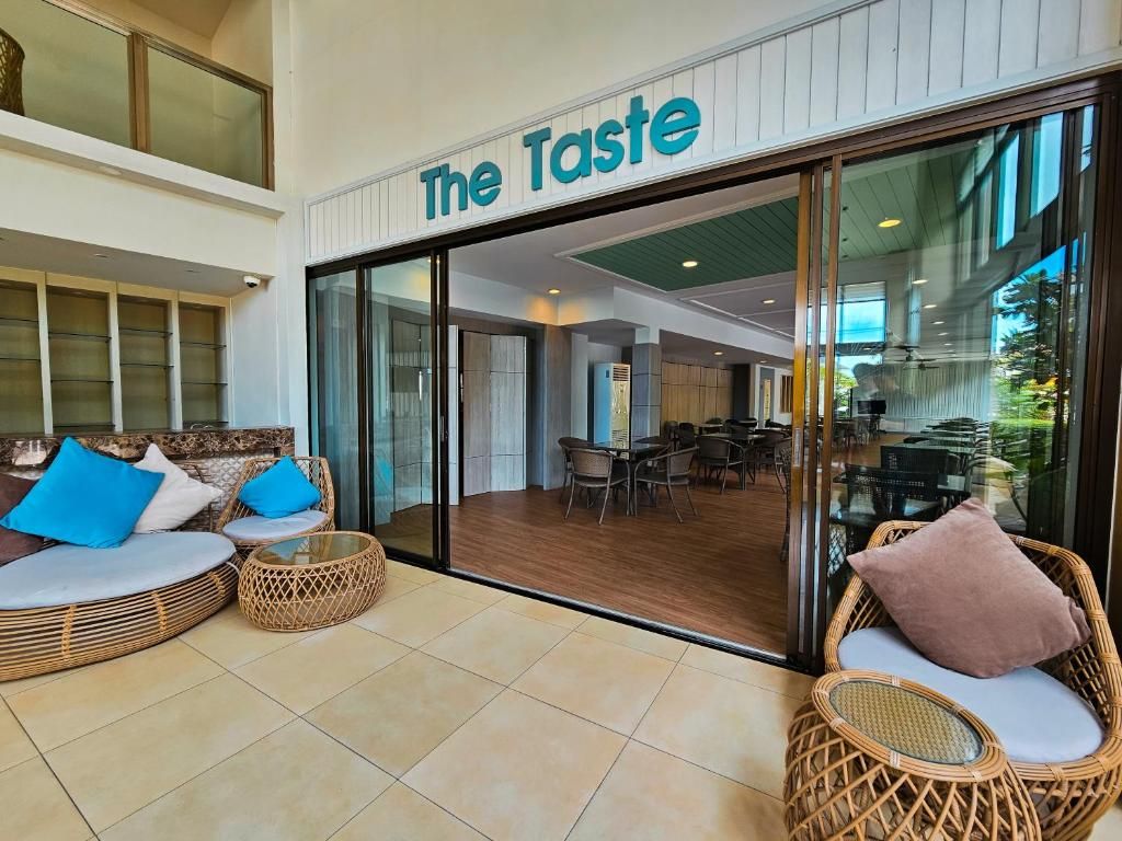Recenta Suite Phuket Suanluang фото 41