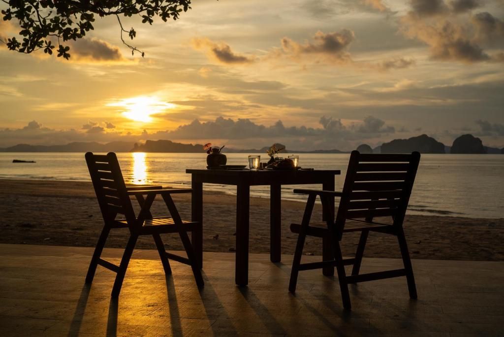 Tup Kaek Sunset Beach Resort & Spa фото 60