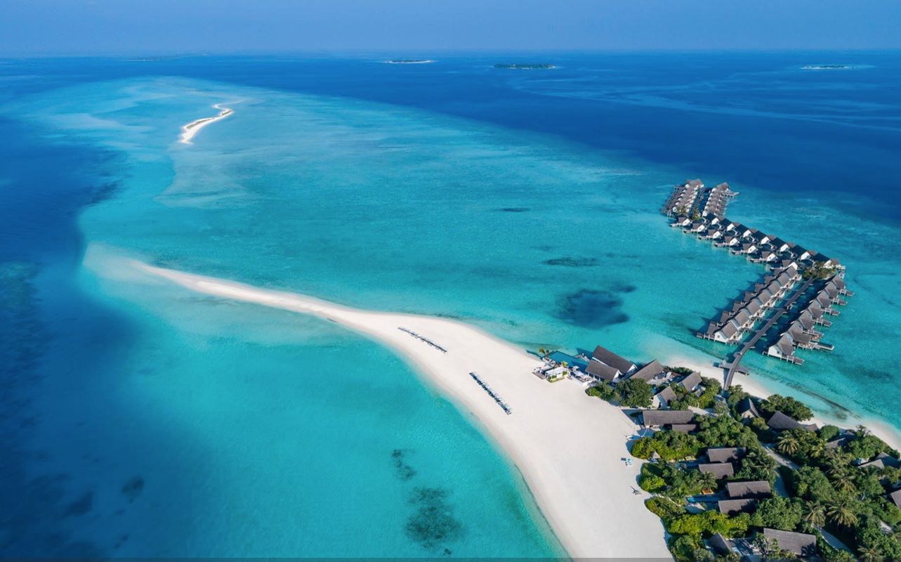 Four Seasons Resort Maldives at Landaa Giraavaru фото 0