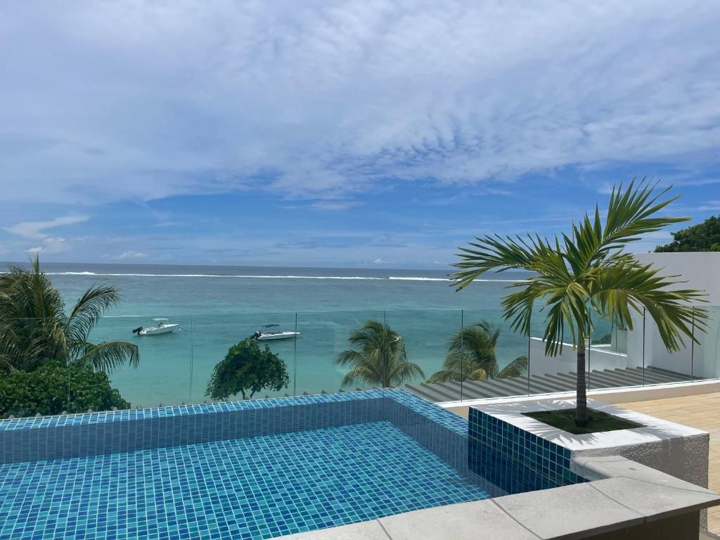 Cap Ouest Beachfront Luxury Penthouse фото 24