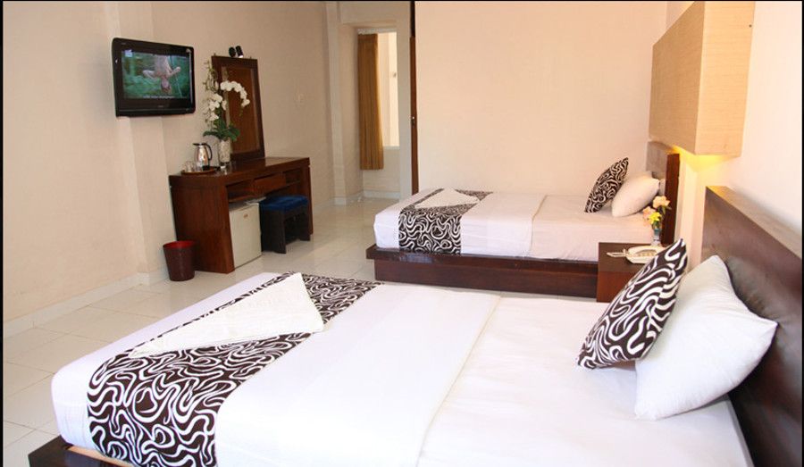 Bakung Beach Resort фото 49