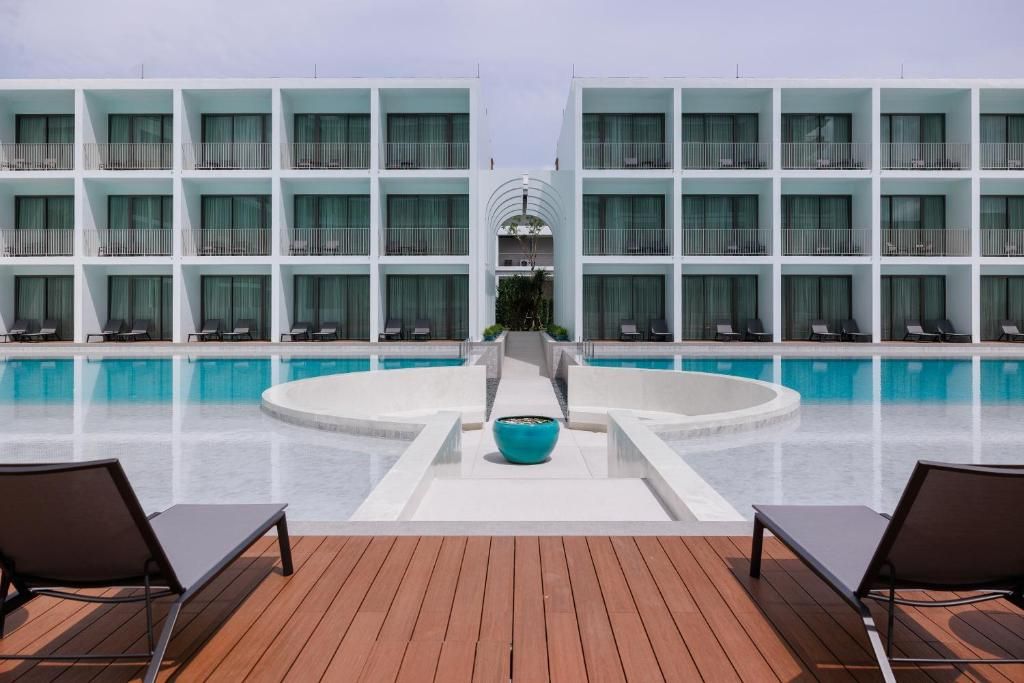 Patong Beach Hotel by See2Sea фото 12