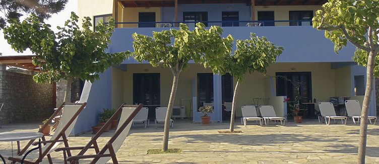 Фото отеля Paraktio Beach Apartments