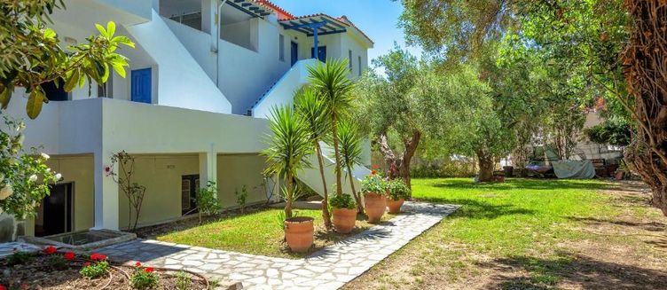 Фото отеля Xenios Faros Apartments