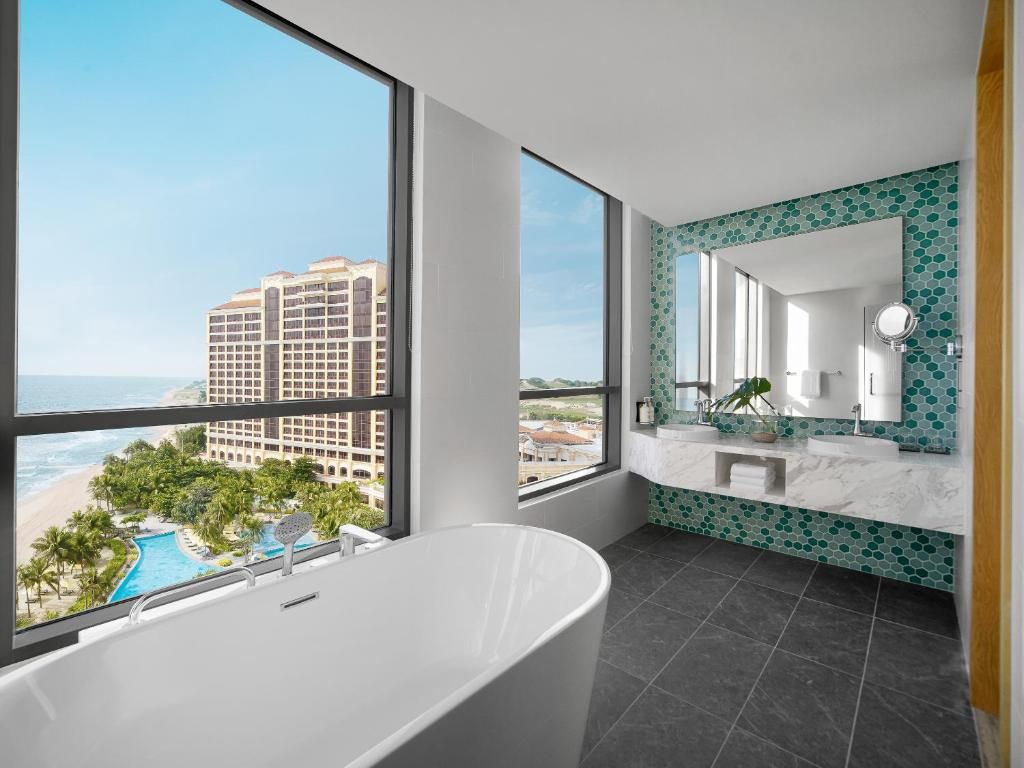 Holiday Inn Resort Ho Tram Beach фото 67