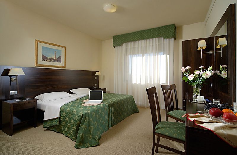 Quality Hotel Delfino Venezia Mestre фото 9