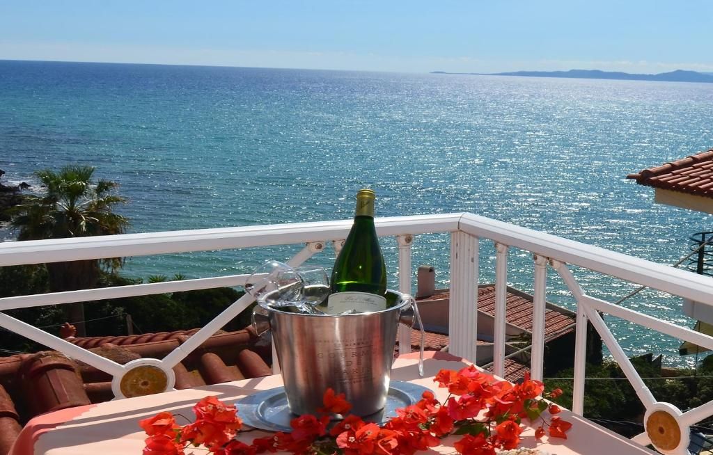 Brati II Beach Hotel фото 7