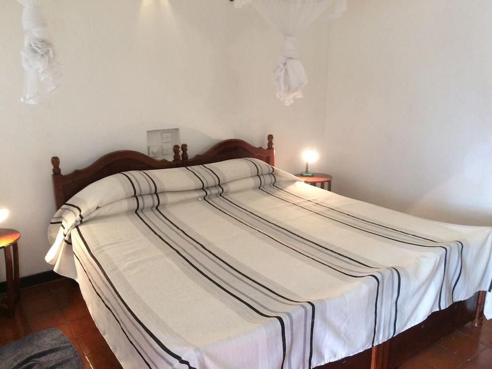 Hotel Hemadan фото 1
