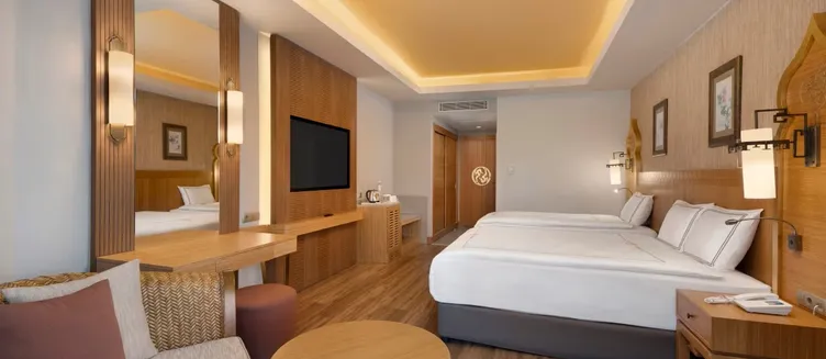 Фото отеля Royal Dragon Hotel