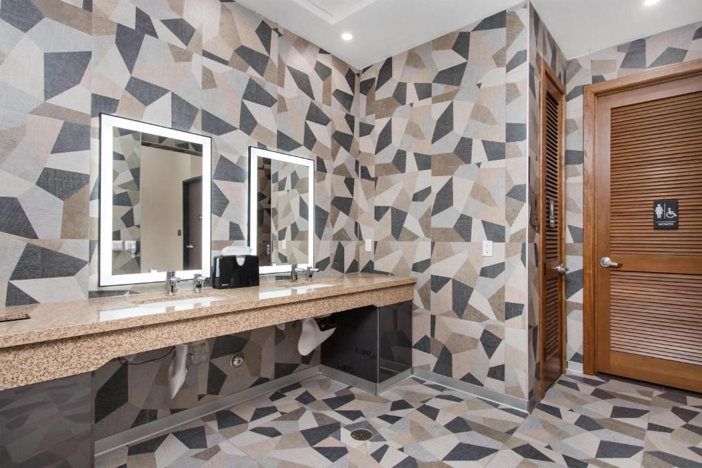 Best Western Plus Dragon Gate Inn фото 25