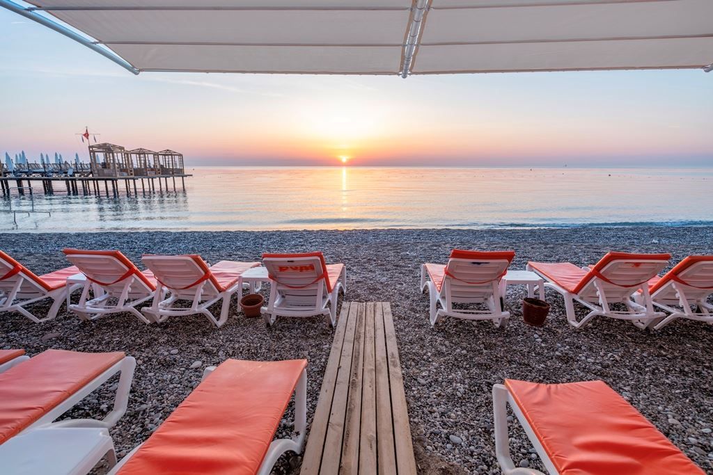 Lims Bona Dea Beach Hotel фото 8